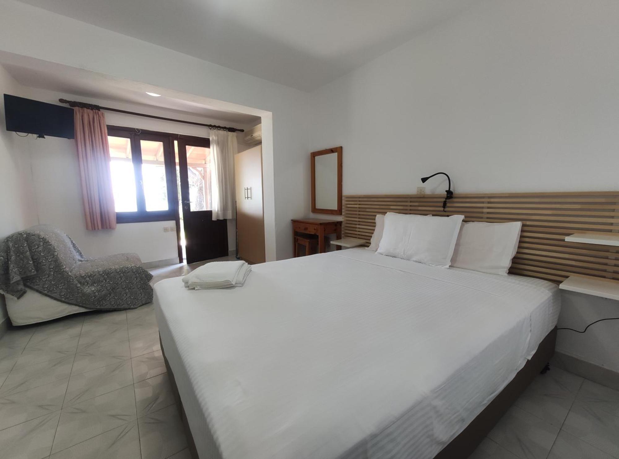 Para Thin Alos Inn Neos Marmaras Exterior foto